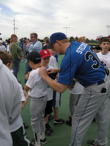 Bill signing autographs